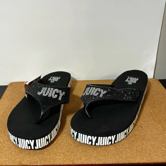 Juicy Couture J-Sandy Black Flip Flops Women’s 9M Embellished Silver 1” Heel - Picture 1 of 6